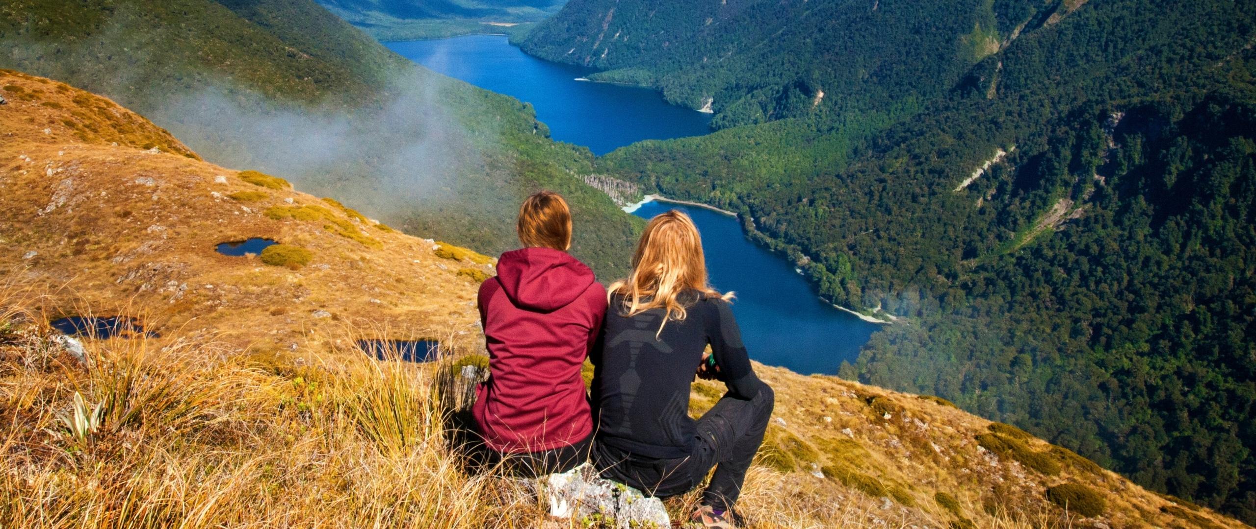 friends hiking nz outdoors